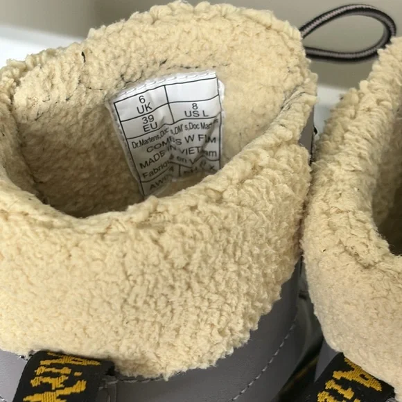 Dr Martens Serena Faux Fur Lined Boots Gray Leather Lace Up Ankle Boots US 8 - Picture 6 of 7